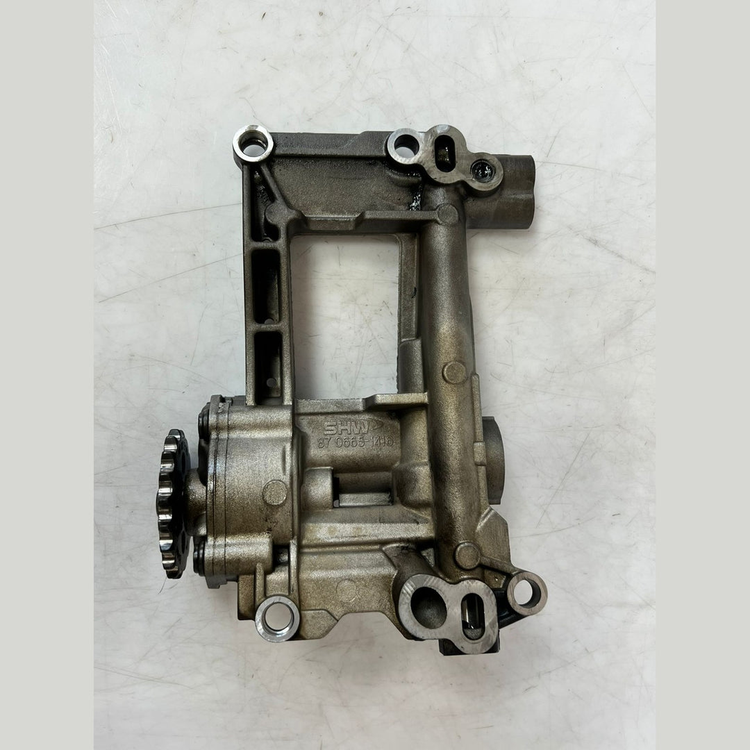 BMW E60 E63 E90 E91 E92 E83 E70 X5 3.0D M57N2 Engine Oil Pump (7792945) – OEM