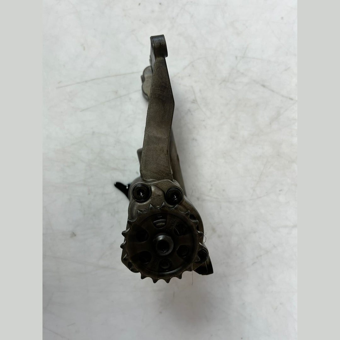 BMW E60 E63 E90 E91 E92 E83 E70 X5 3.0D M57N2 Engine Oil Pump (7792945) – OEM