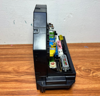 2014 Mercedes-Benz E300 Front Fuse Box Sam Control Unit A2129009025 W212 W204