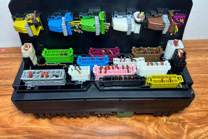 2014 Mercedes-Benz E300 Front Fuse Box Sam Control Unit A2129009025 W212 W204