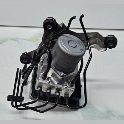 2016-2019 BMW G11 G12 7 Series, G30 5 Series, G01 X3 Abs Pump Module 6880538 OEM
