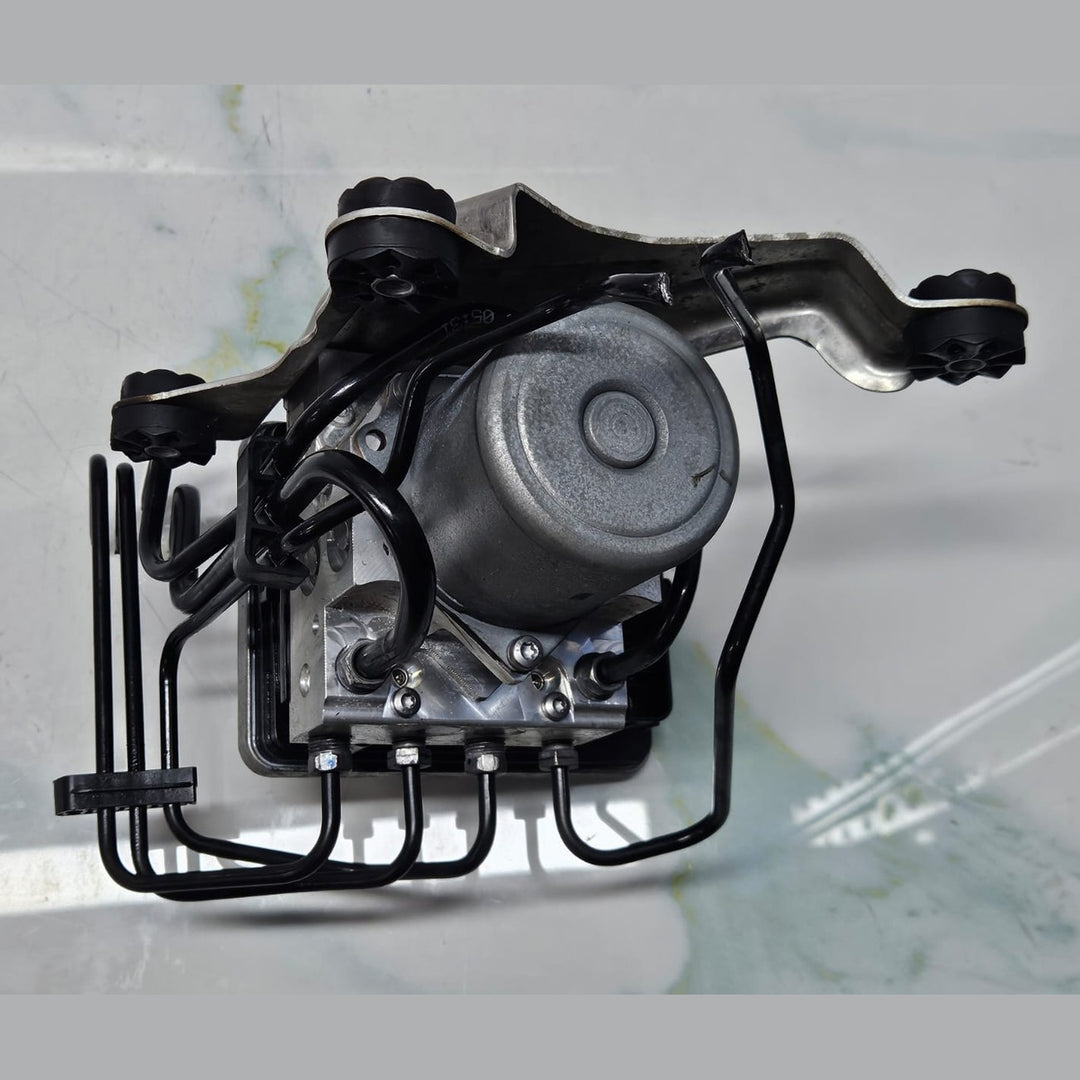 2016-2019 BMW G11 G12 7 Series, G30 5 Series, G01 X3 Abs Pump Module 6880538 OEM