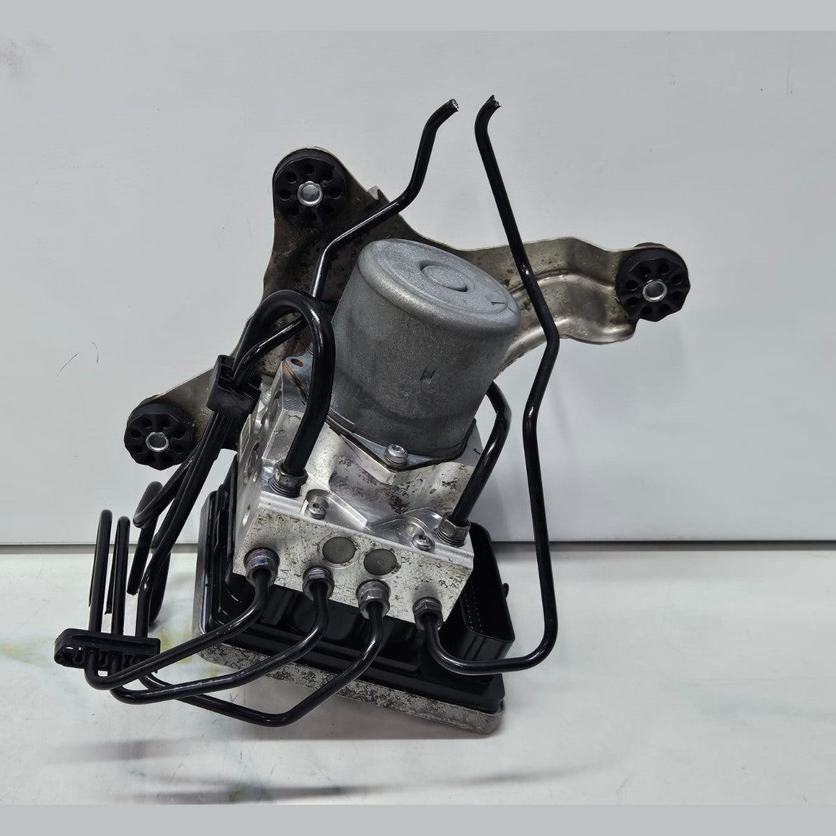 2016-2019 BMW G11 G12 7 Series, G30 5 Series, G01 X3 Abs Pump Module 6880538 OEM