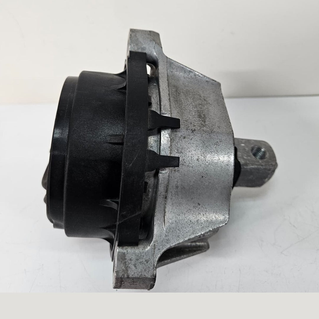 OEM BMW 5 6 7 Series G30 G38 G11 G12 G15 Engine Mount Right 6860464
