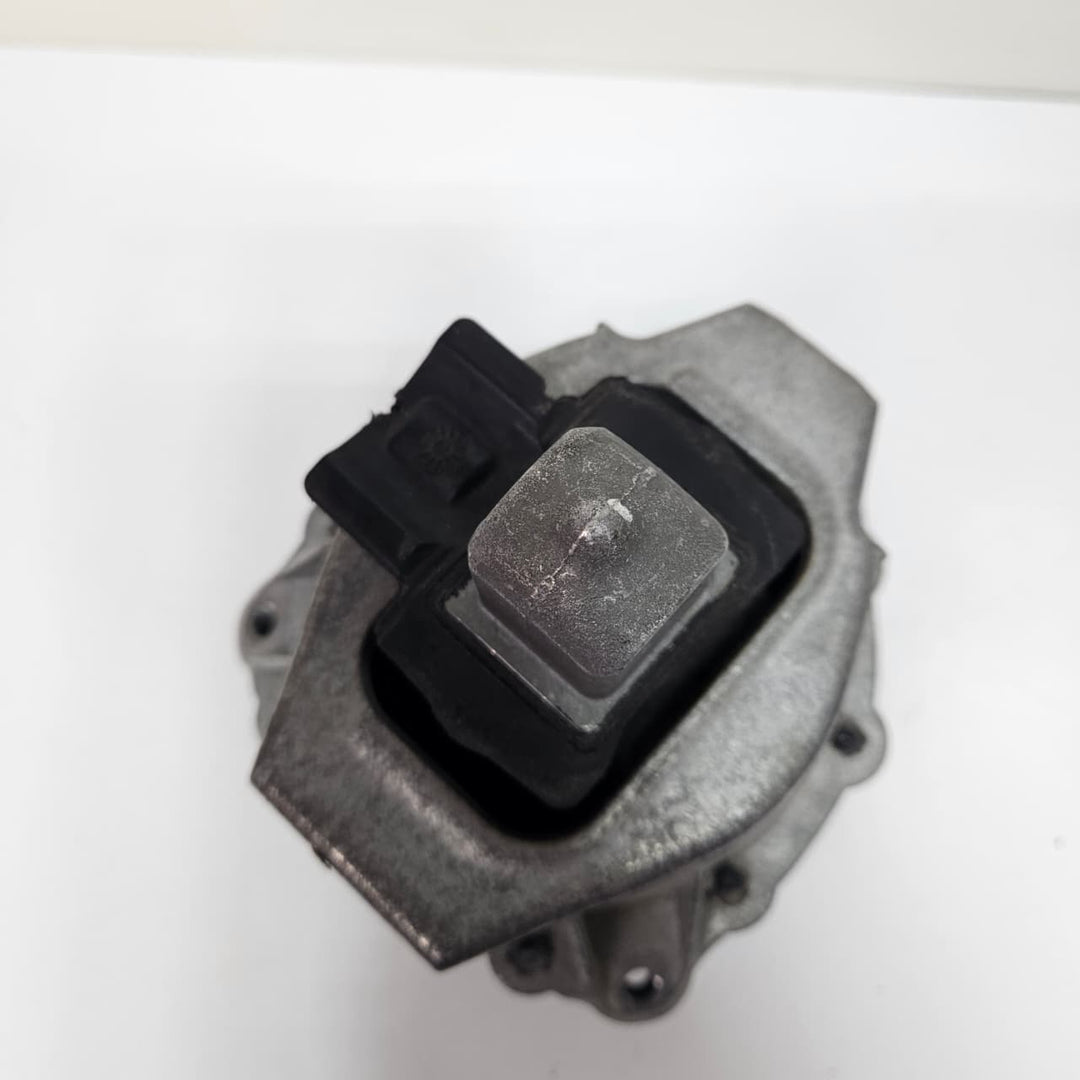 2019-2026 BMW 330i 430i G20 Engine Mount 7581617 USED