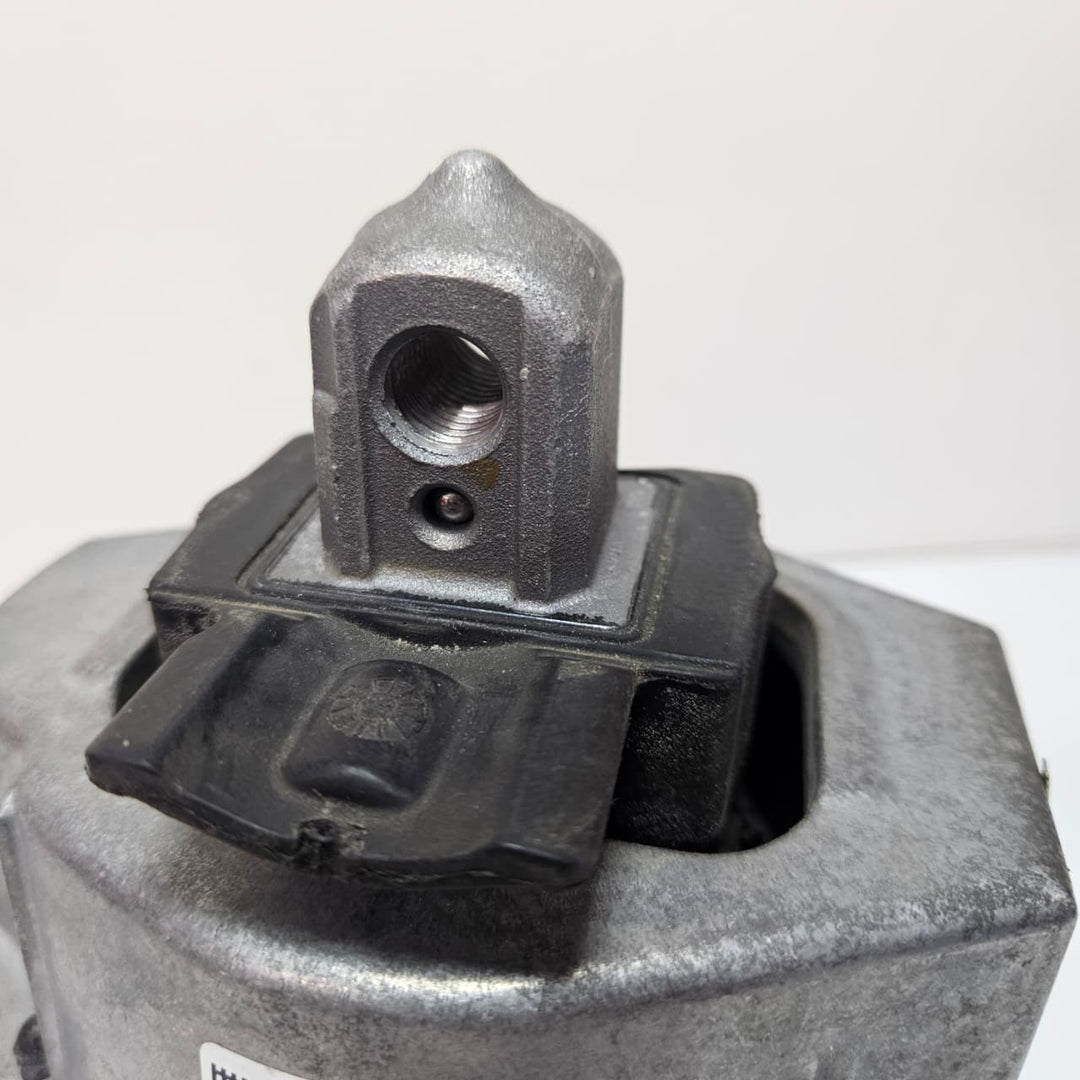 2019-2026 BMW 330i 430i G20 Engine Mount 7581617 USED