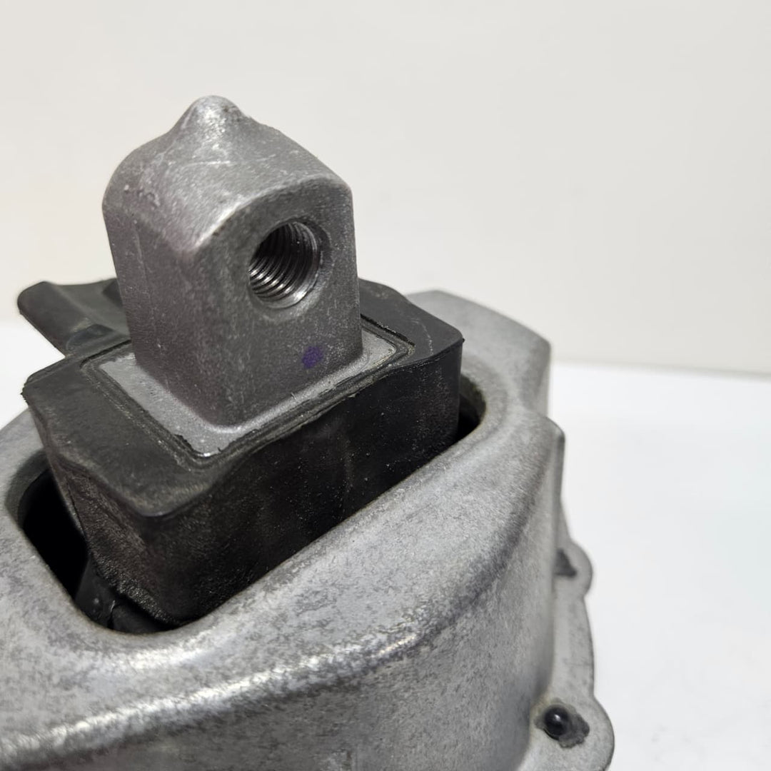 2019-2026 BMW 330i 430i G20 Engine Mount 7581617 USED