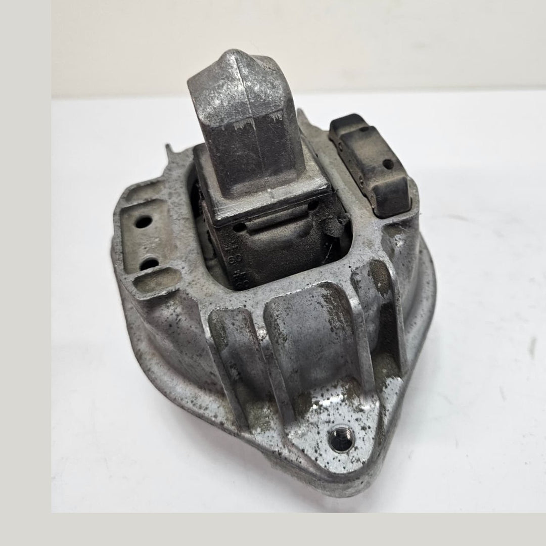 2008-2015 BMW 5 7 Series F07 F10 F01 F02 F03 F04 Engine Mount 6775906