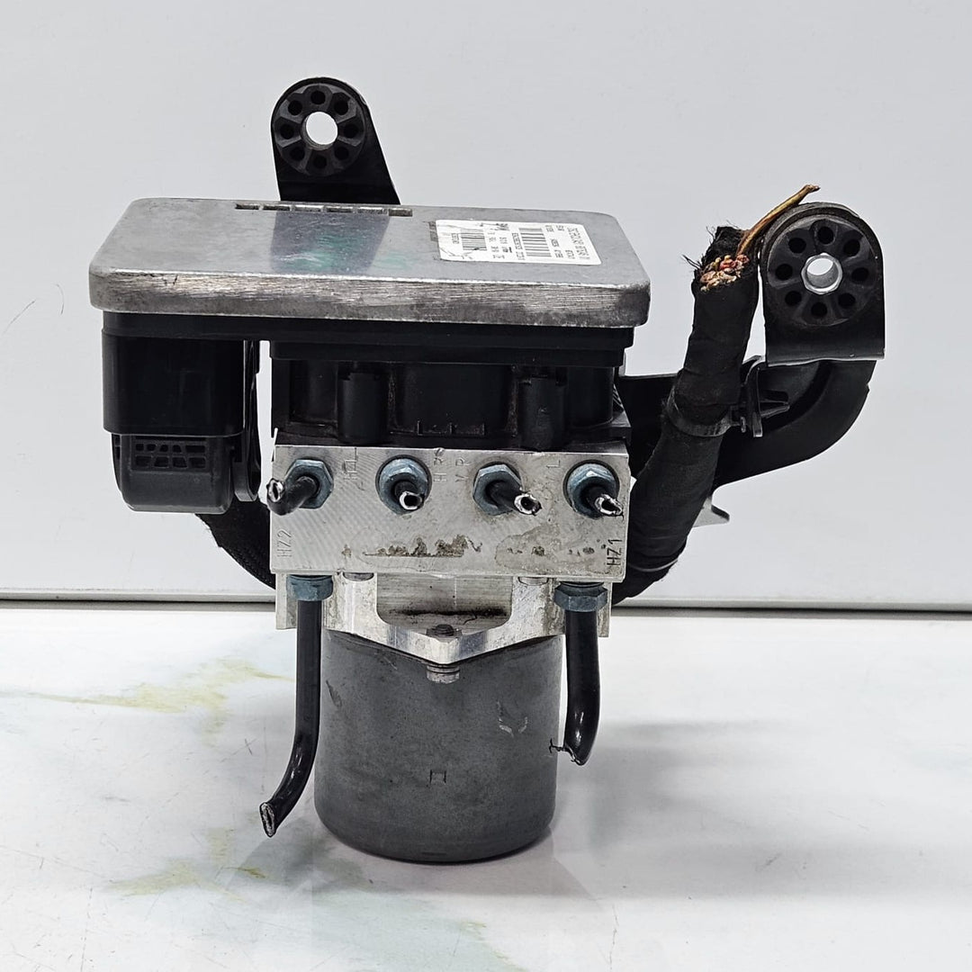 2016-2020 BMW G30, G32, G11, G12, G01 X3 Abs Dsc Pump Control Module 6876246 OEM USED