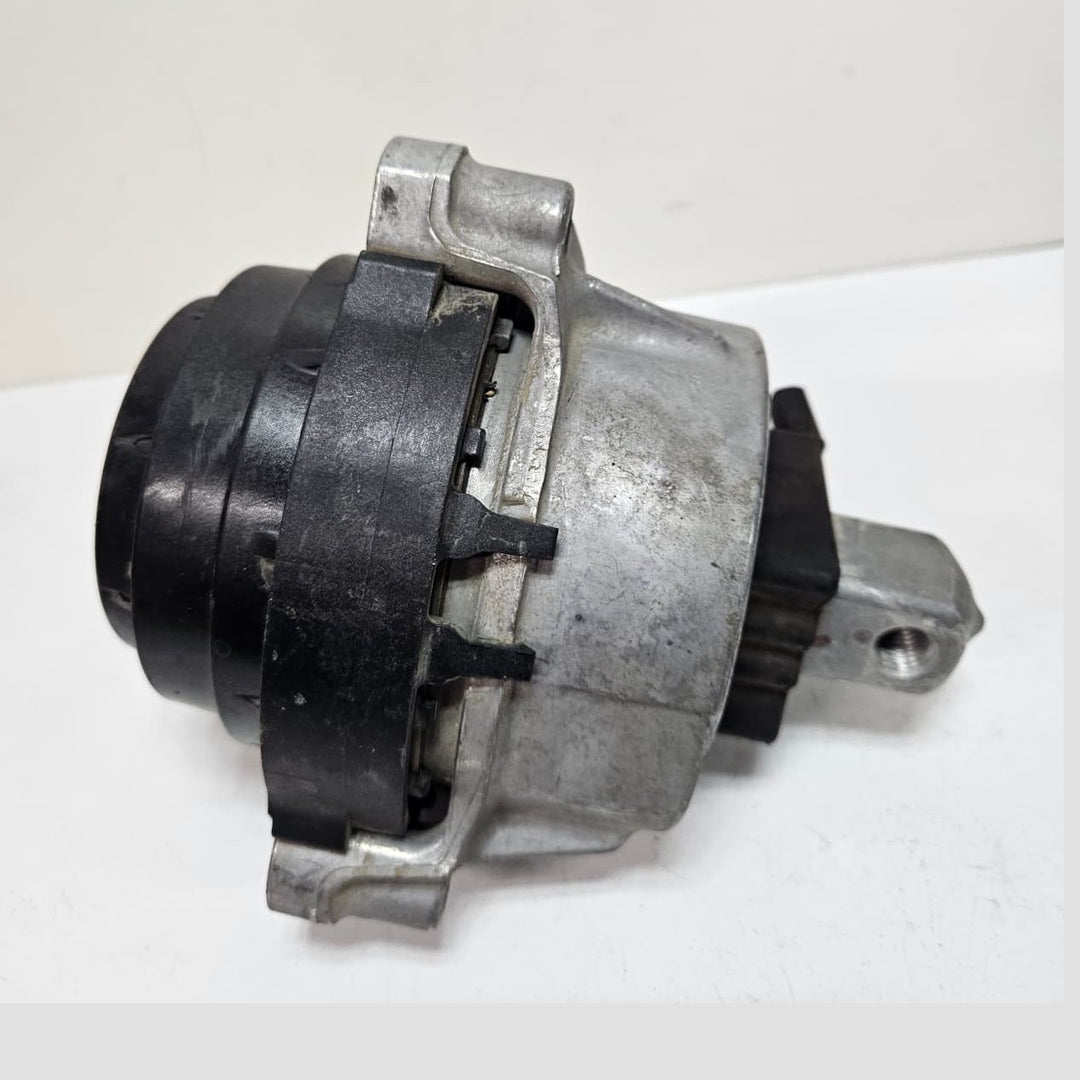 2019-2022 BMW X5 G05 Engine Mount Right 9844522 USED
