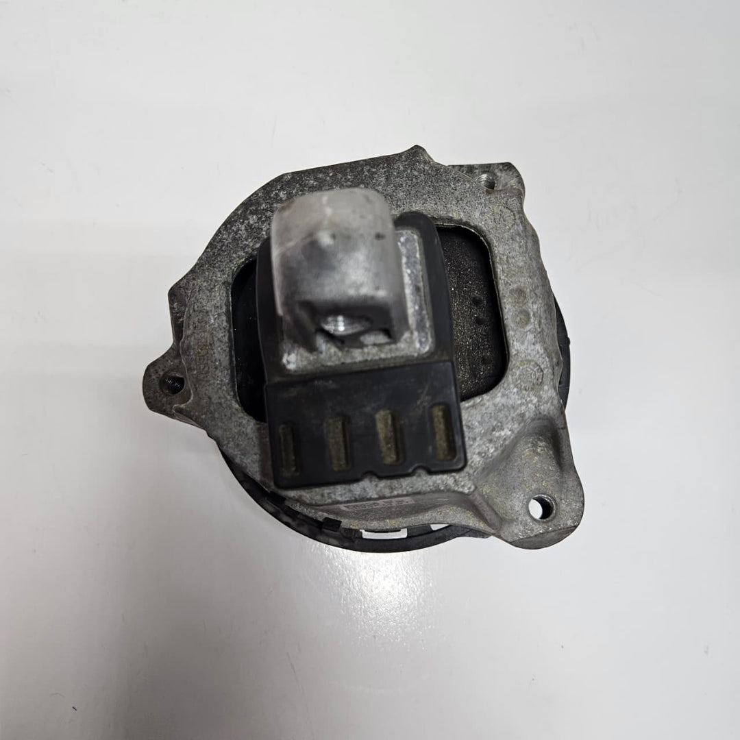 BMW 5 Series G30 Right Side Engine Mount 6883514 2016-2022