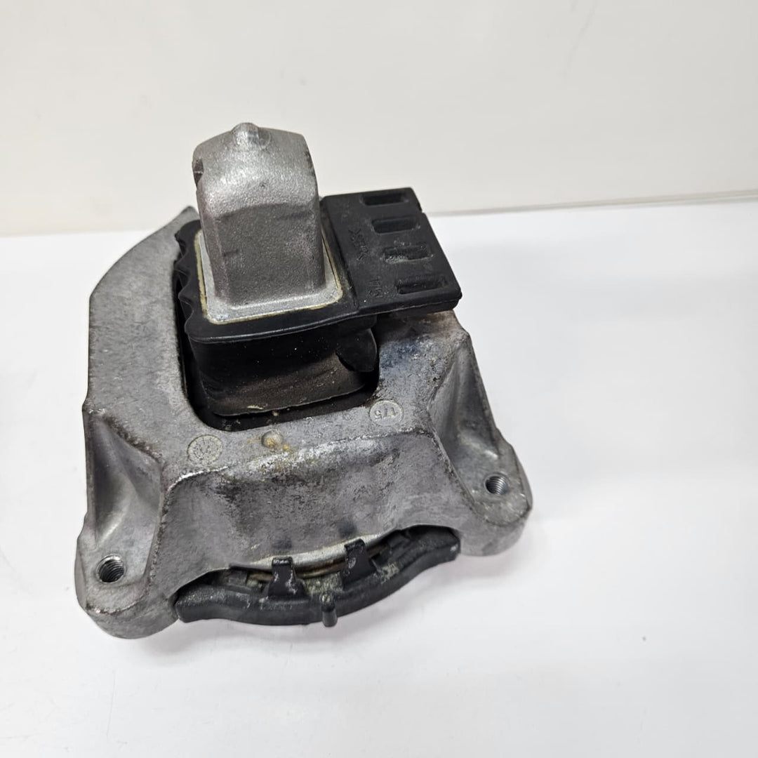2018-2023 BMW G20 G21 X3 G01 X4 G02 Engine Mount Left 6860471 USED