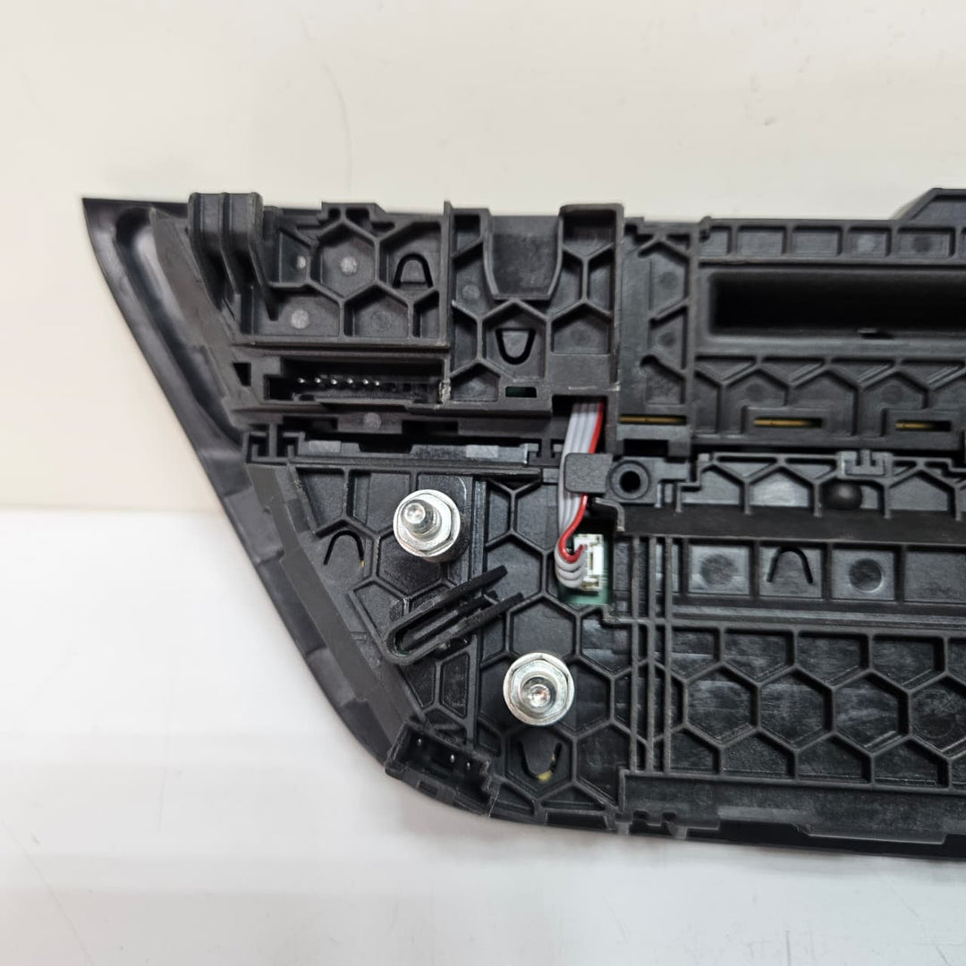 2018-2019 BMW 5 Series G30 G31 G38 530e Climate Control Panel 6834435