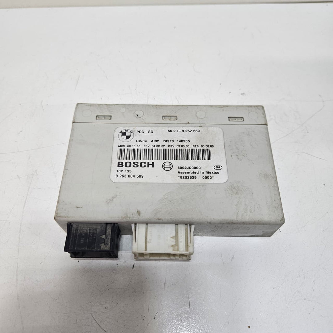 2008 BMW E90, E91, E92, E93 M3 335xi Parking Distance Control Module 9252639