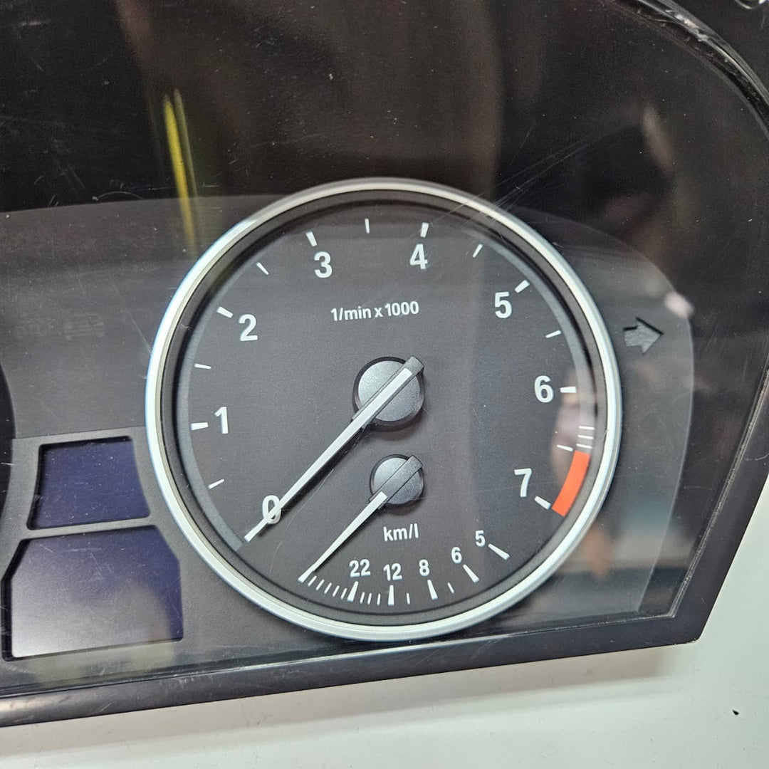 BMW 5 Series E60 sedan E61 touring wagon Speedometer Instrument Cluster 9153750