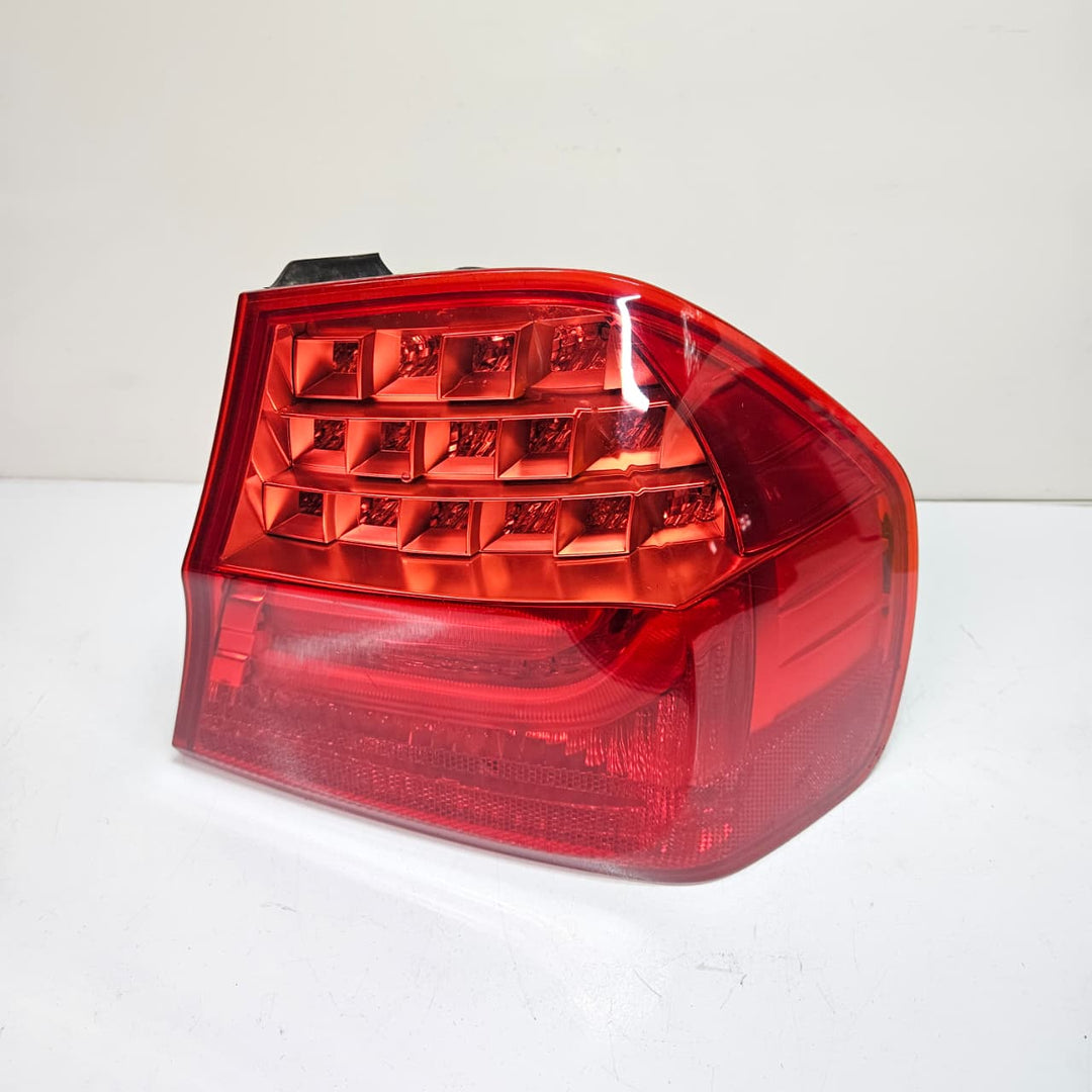 OEM BMW 3 Series E90 E91 Rear Right Taillight LED 4871732