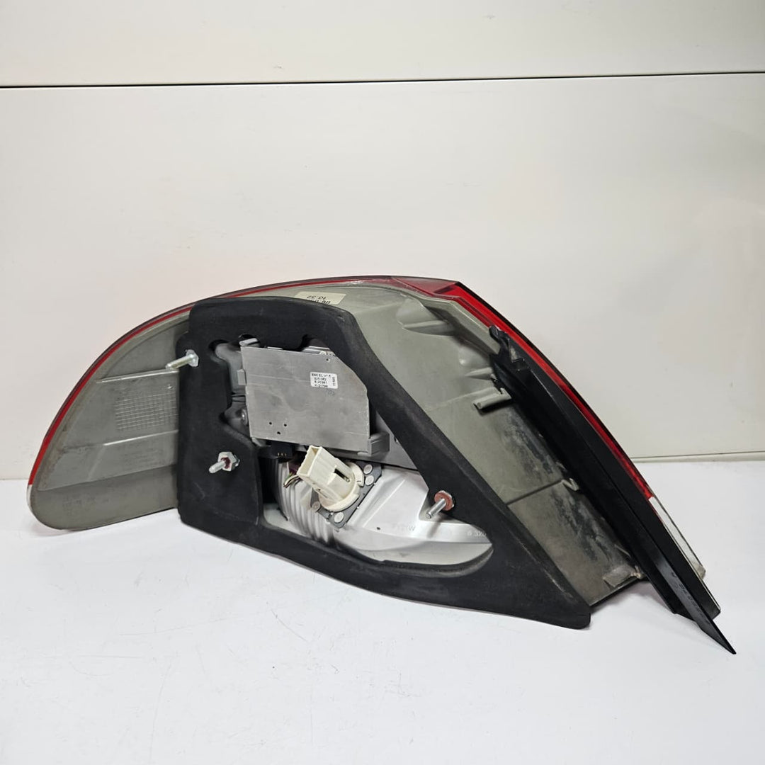 OEM BMW 7 Series E65 E66 Rear Taillight Rear Right Led 6937236
