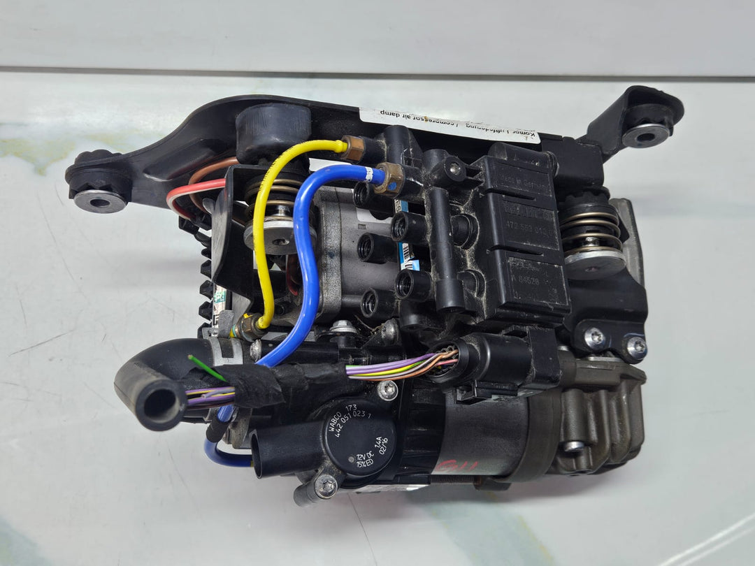 BMW 740e 7 Series G11 G12 Air Pump (Suspension) 6861882 OEM USED