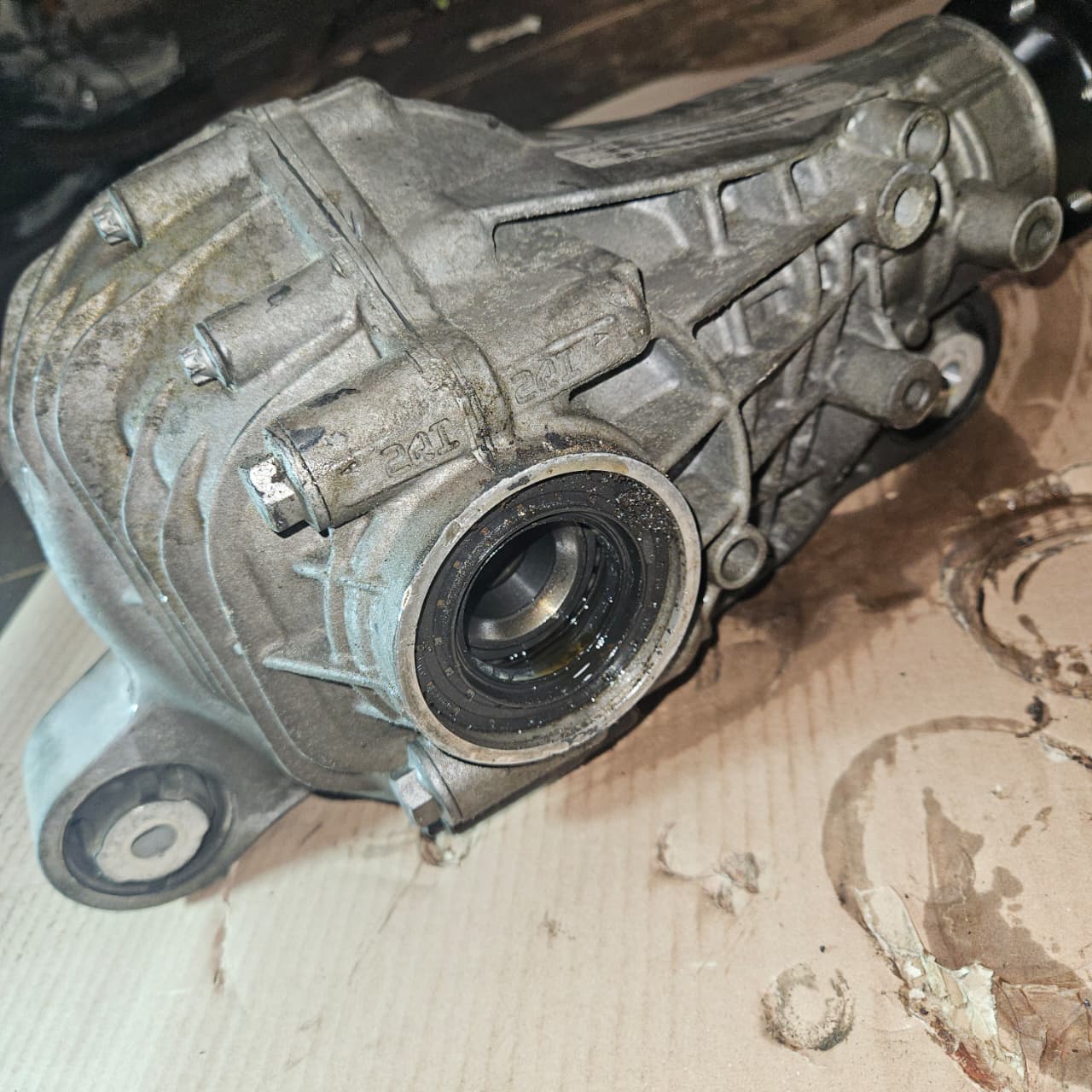 2012-2015 Mercedes-Benz ML350 Front Axle Differential A1663300300/ Ratio 3.45