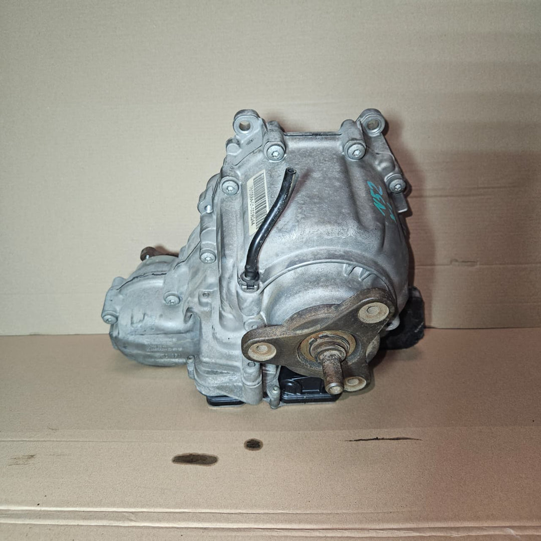 2010-2015 BMW X1 E84 Transfer Case ATC 7610584 OEM USED