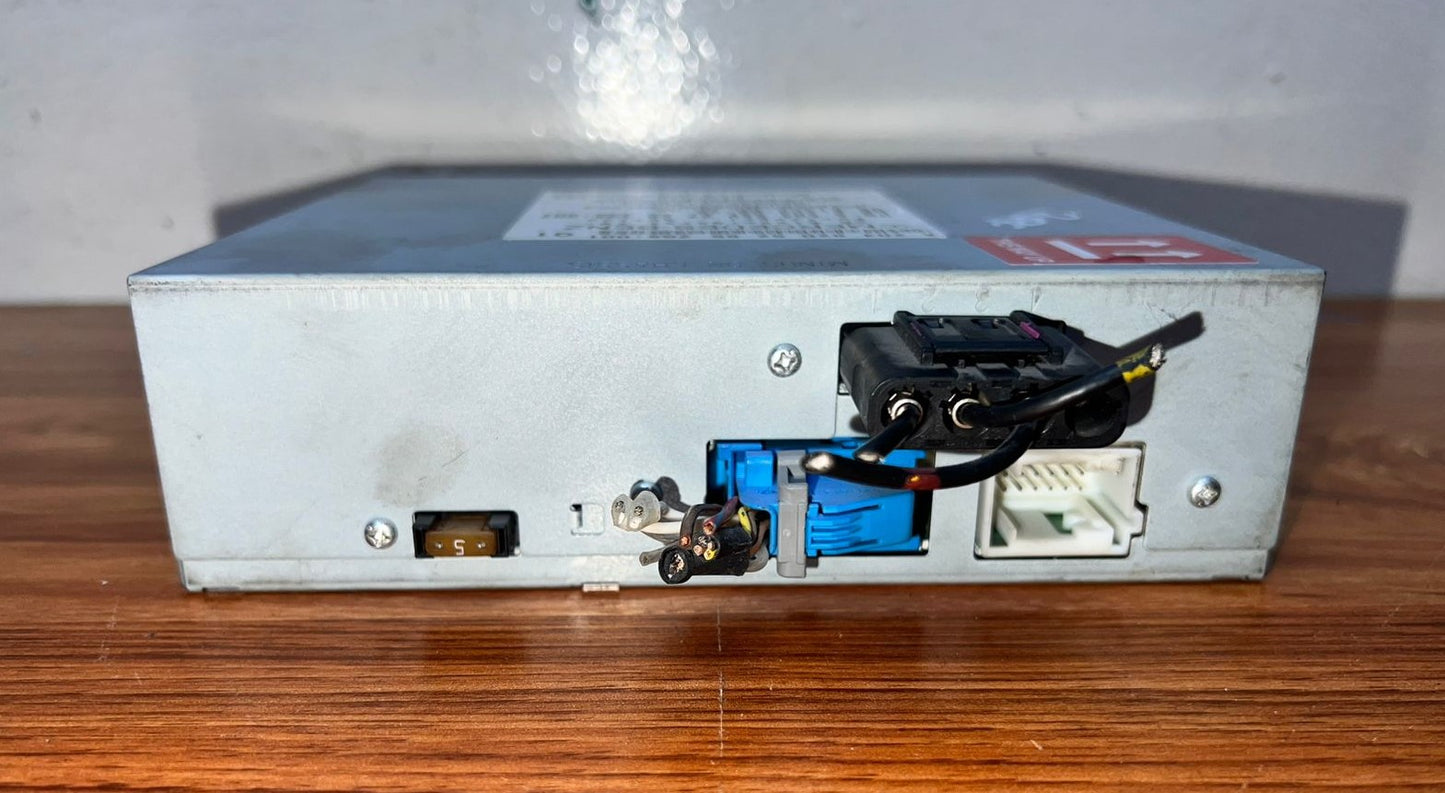 2010-2011 Mercedes-Benz C250 TV Tuner Module A2048205285 OEM