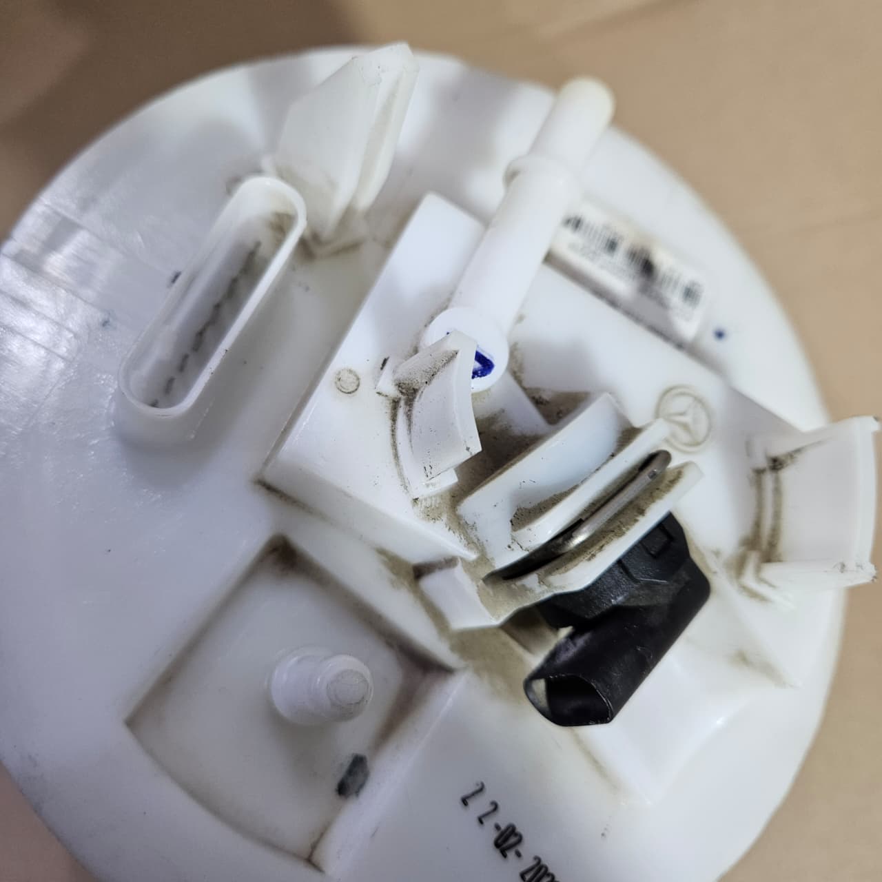 2017-2021 Mercedes C300 Fuel Pump Module A2054704900 C300, C43 AMG, and GLC300