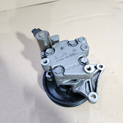 2012 Mercedes-Benz C250 Power Steering Pump A0064666801 C250 W204 CGI