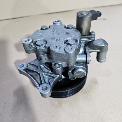 2012 Mercedes-Benz C250 Power Steering Pump A0064666801 C250 W204 CGI