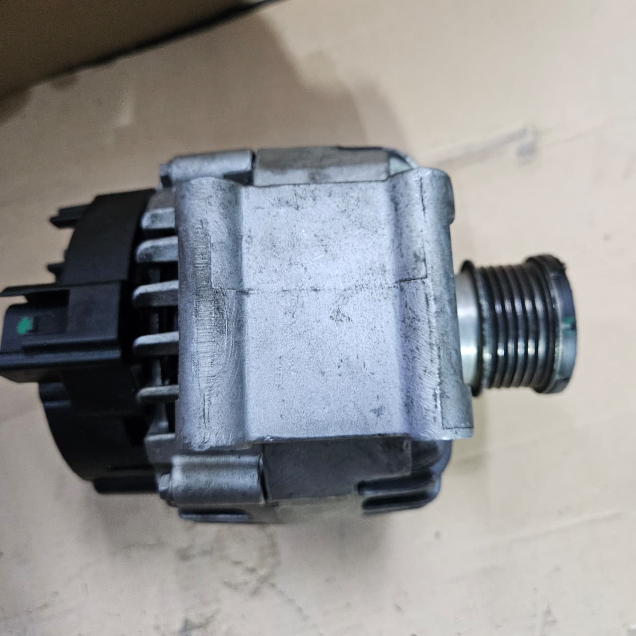 2012-2015 Mercedes-Benz C250 Alternator A0009067902 C250 and SLK250 W204
