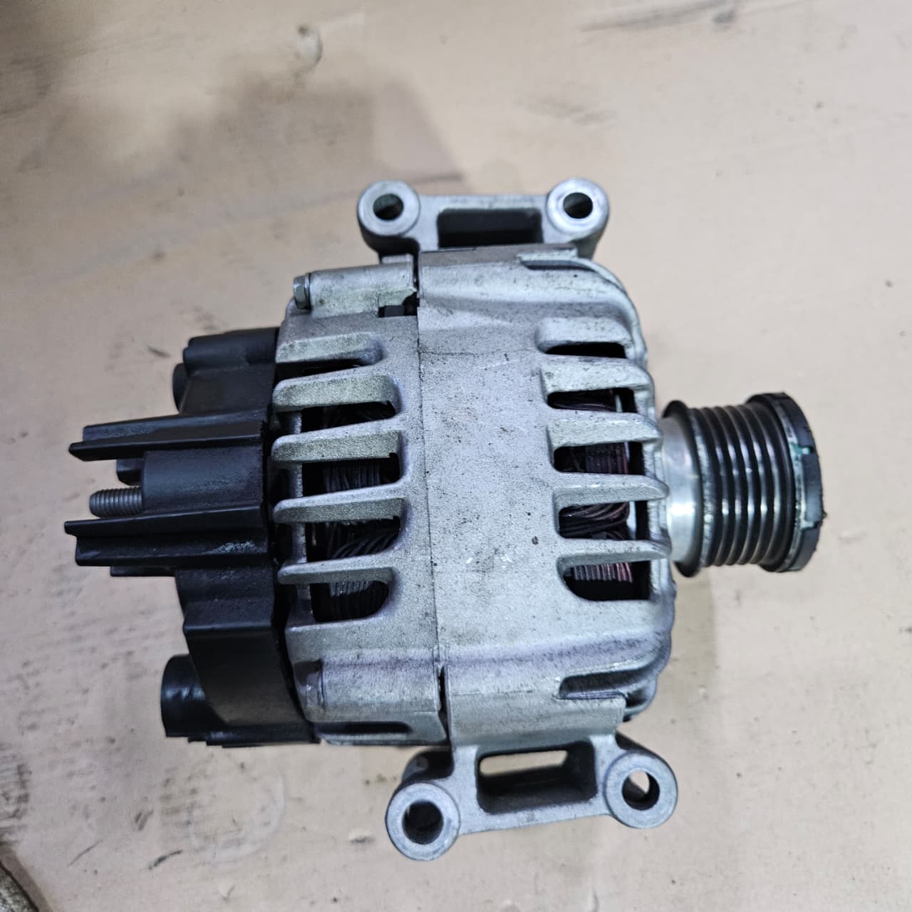 2012-2015 Mercedes-Benz C250 Alternator A0009067902 C250 and SLK250 W204