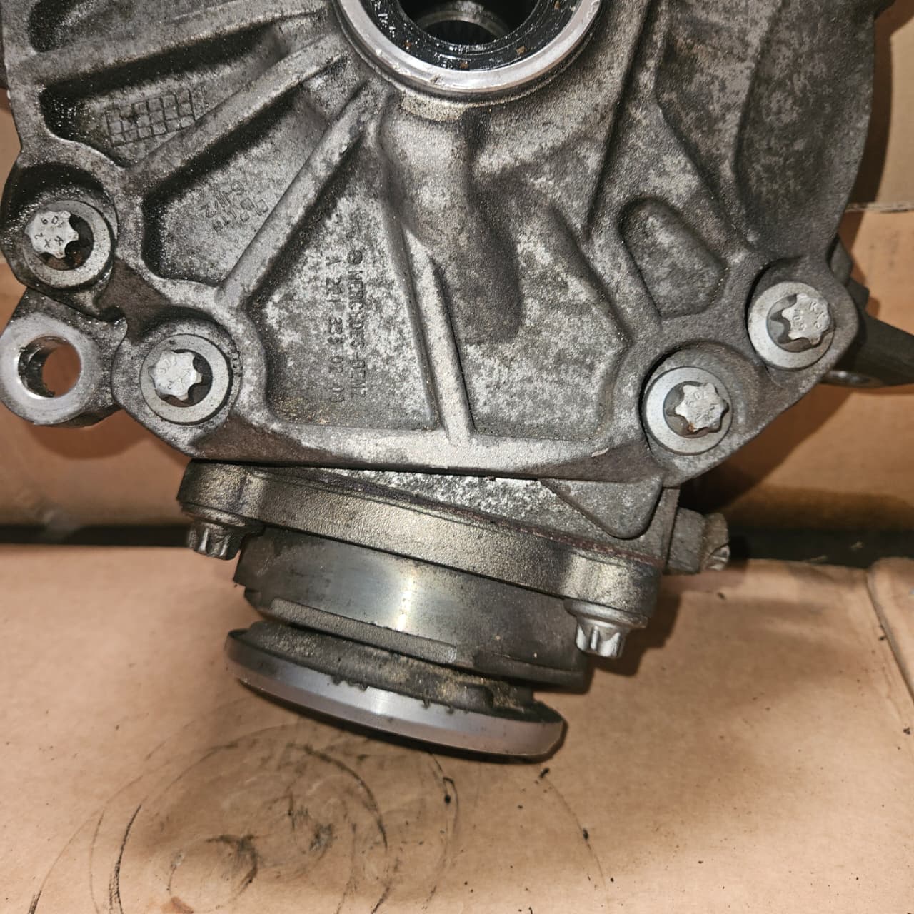 2015-2017 Mercedes-Benz CLS400 Front Differential Carrier 2213301602 E350, GLK