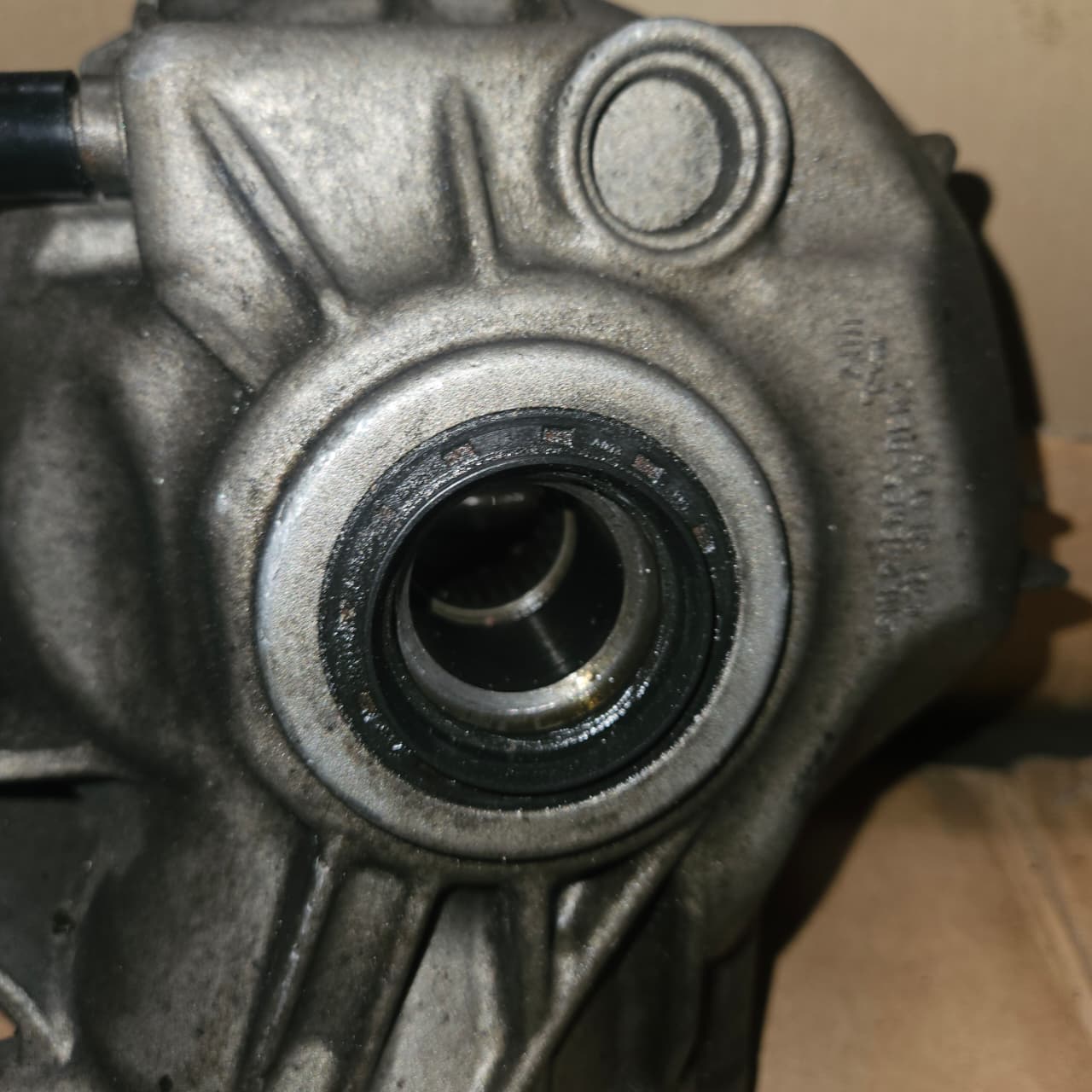 2015-2017 Mercedes-Benz CLS400 Front Differential Carrier 2213301602 E350, GLK