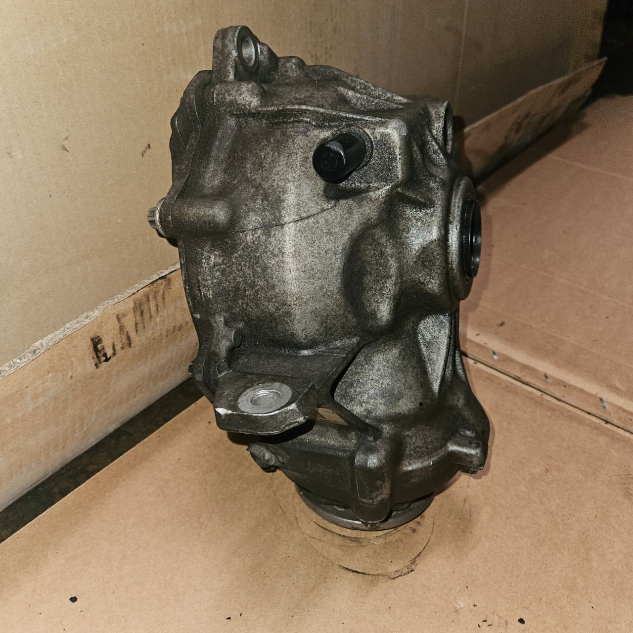 2015-2017 Mercedes-Benz CLS400 Front Differential Carrier 2213301602 E350, GLK