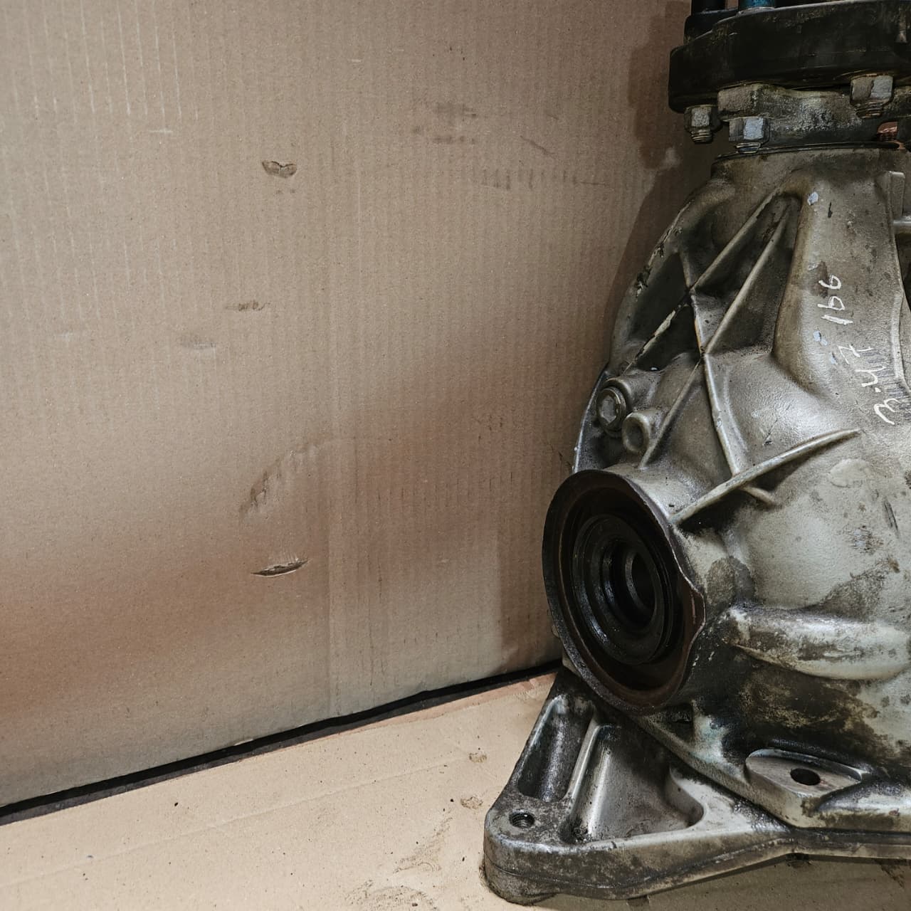 13-16 Mercedes GL450 Rear Differential Carrier A1663500414 GLE-Class 3.47 Ratio