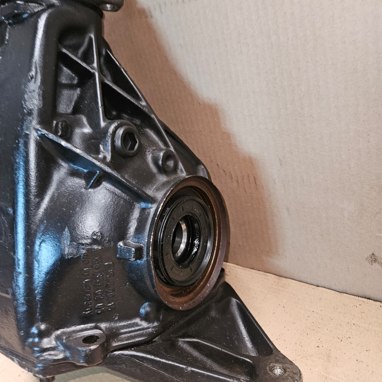 2015 Mercedes-Benz GLS Rear Differential Carrier A1663502714 3.27 ratio W166
