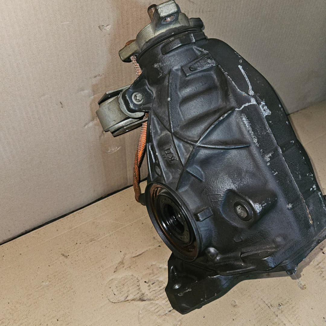 Mercedes-Benz CLS Rear Differential 2183502800 W218 CLS C-Class 2.82 ratio