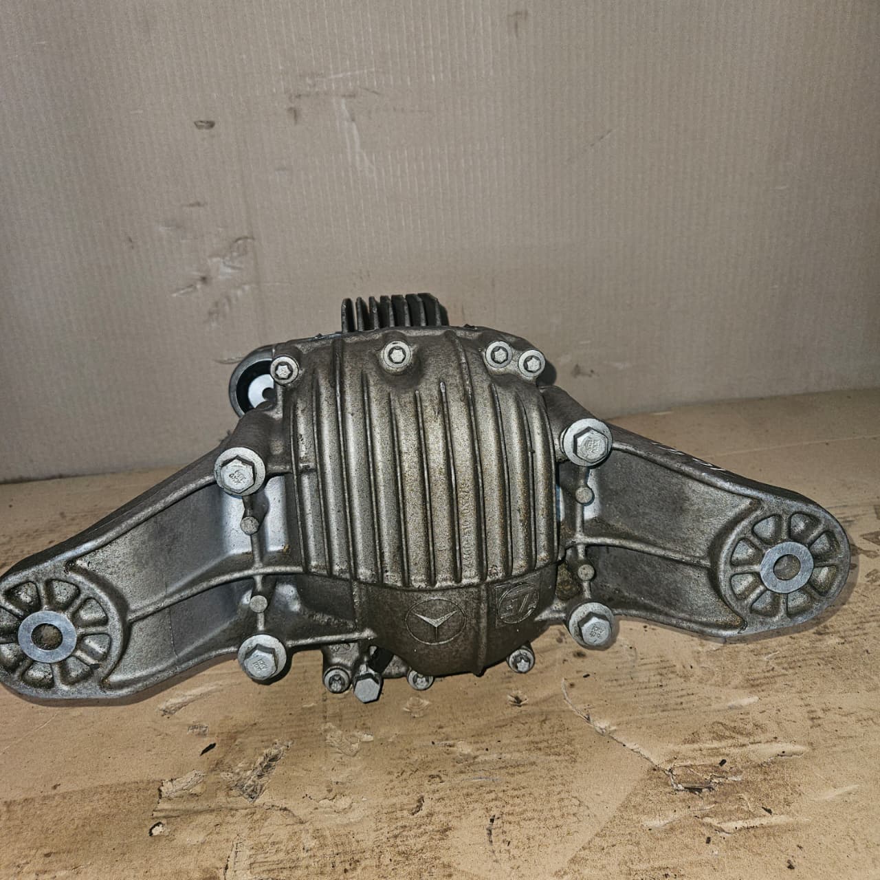Mercedes R320 CDI 4-matic Rear Differential A1643501614 2.92 ratio R-Class W251