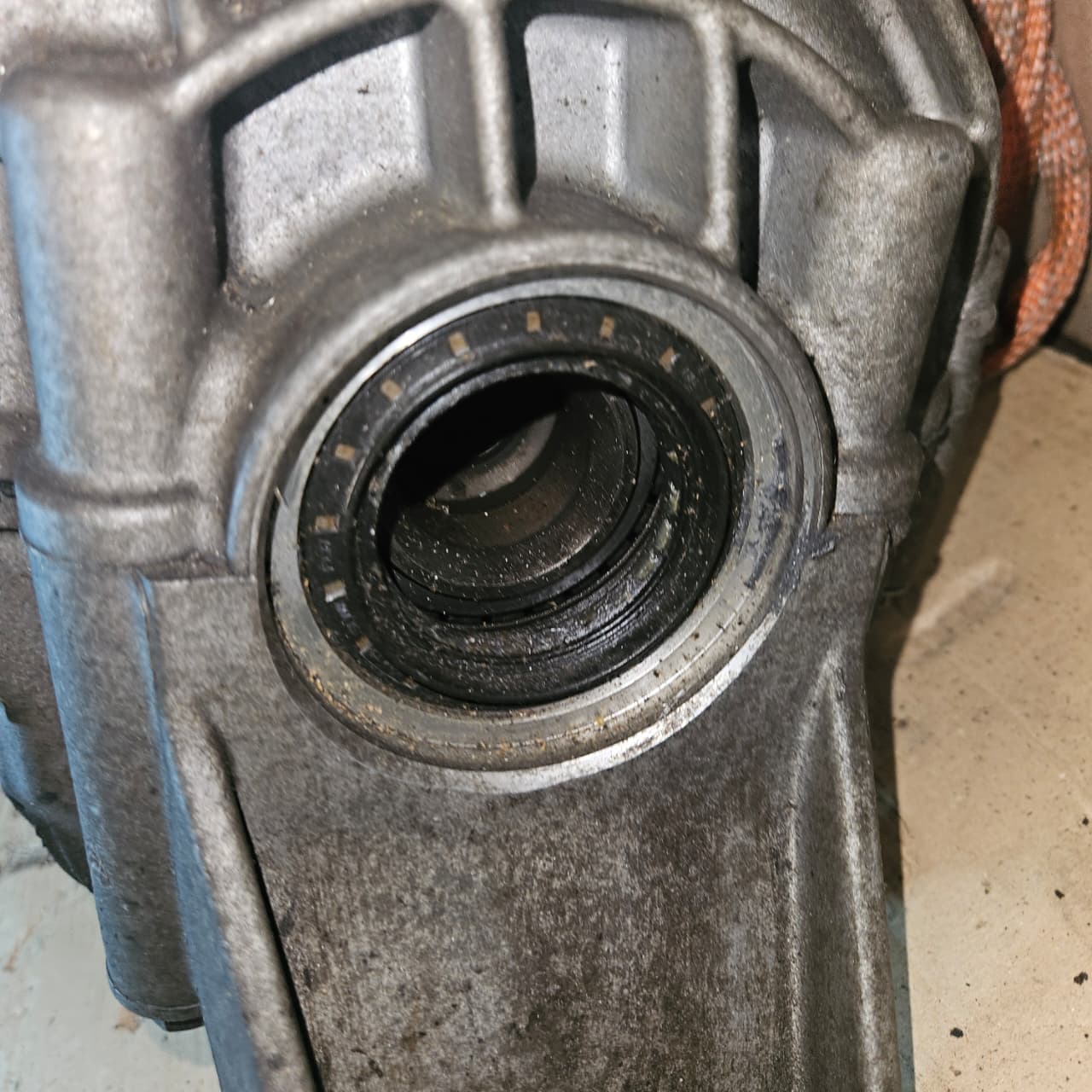 Mercedes R320 CDI 4-matic Rear Differential A1643501614 2.92 ratio R-Class W251