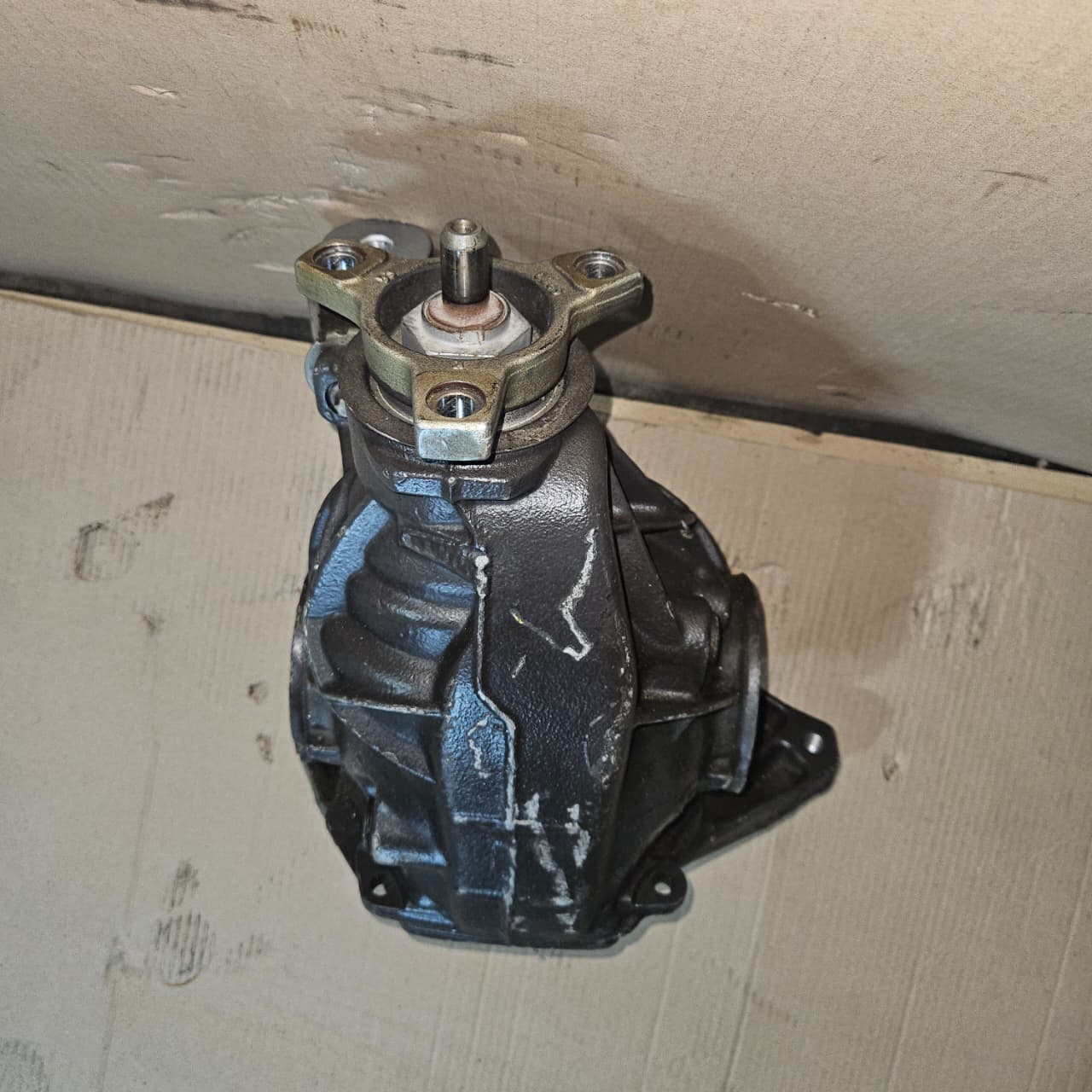 2010-2016 Mercedes-Benz E350 Rear Differential A2123505901 W212 W218 3.27 Ratio OEM