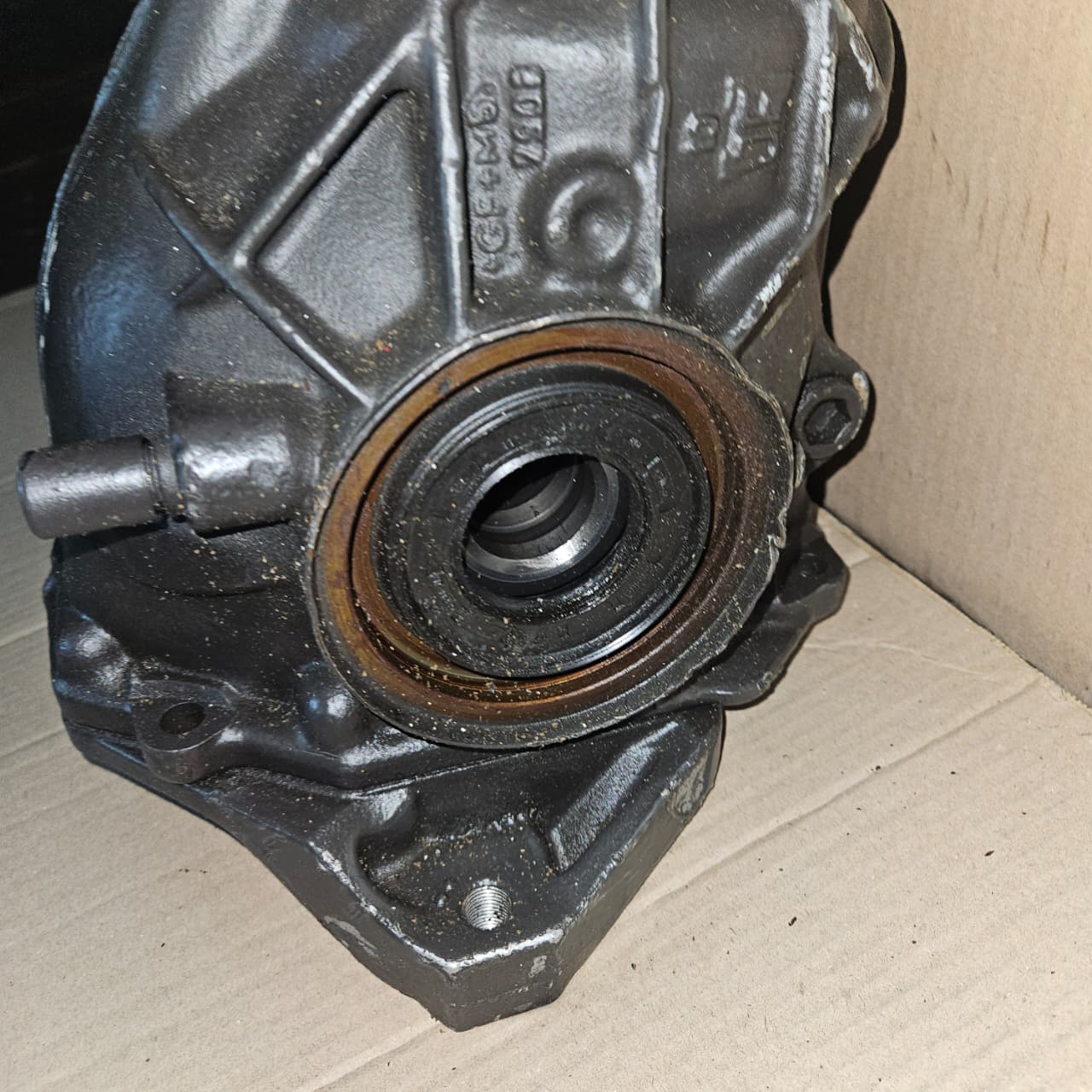 2010-2016 Mercedes-Benz E350 Rear Differential A2123505901 W212 W218 3.27 Ratio OEM