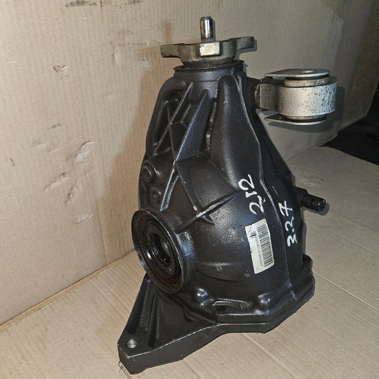 2010-2016 Mercedes-Benz E350 Rear Differential A2123505901 W212 W218 3.27 Ratio OEM