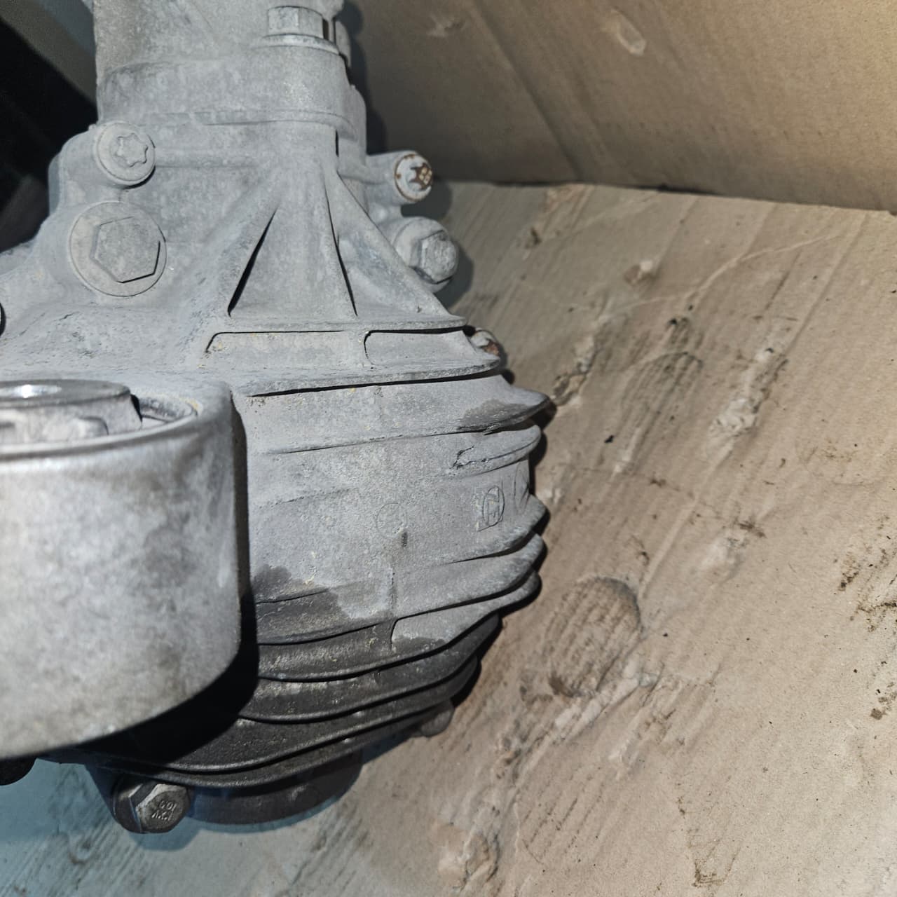 2007-2009 Mercedes-Benz GL320 Front Differential Axle Carrier Assembly A1643302202 X164 OEM
