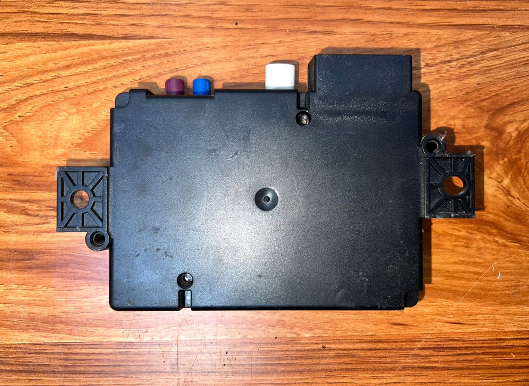 Mercedes-Benz Communication Control Module A2059000524 C Class W205