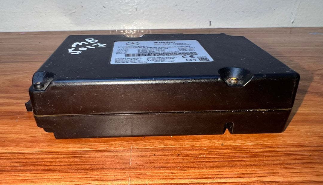 Mercedes-Benz Communication Control Module A2059000524 C Class W205