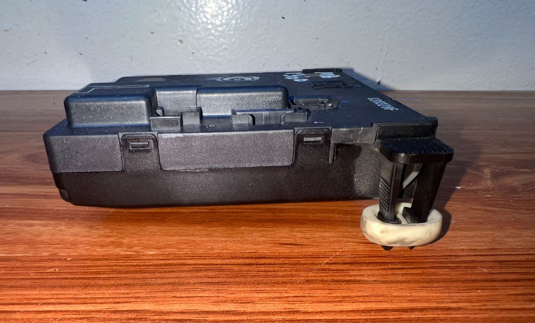 2003-2009 Mercedes-Benz E320 Rear Left Door Control Unit A2118201526 W211 E-Class OEM