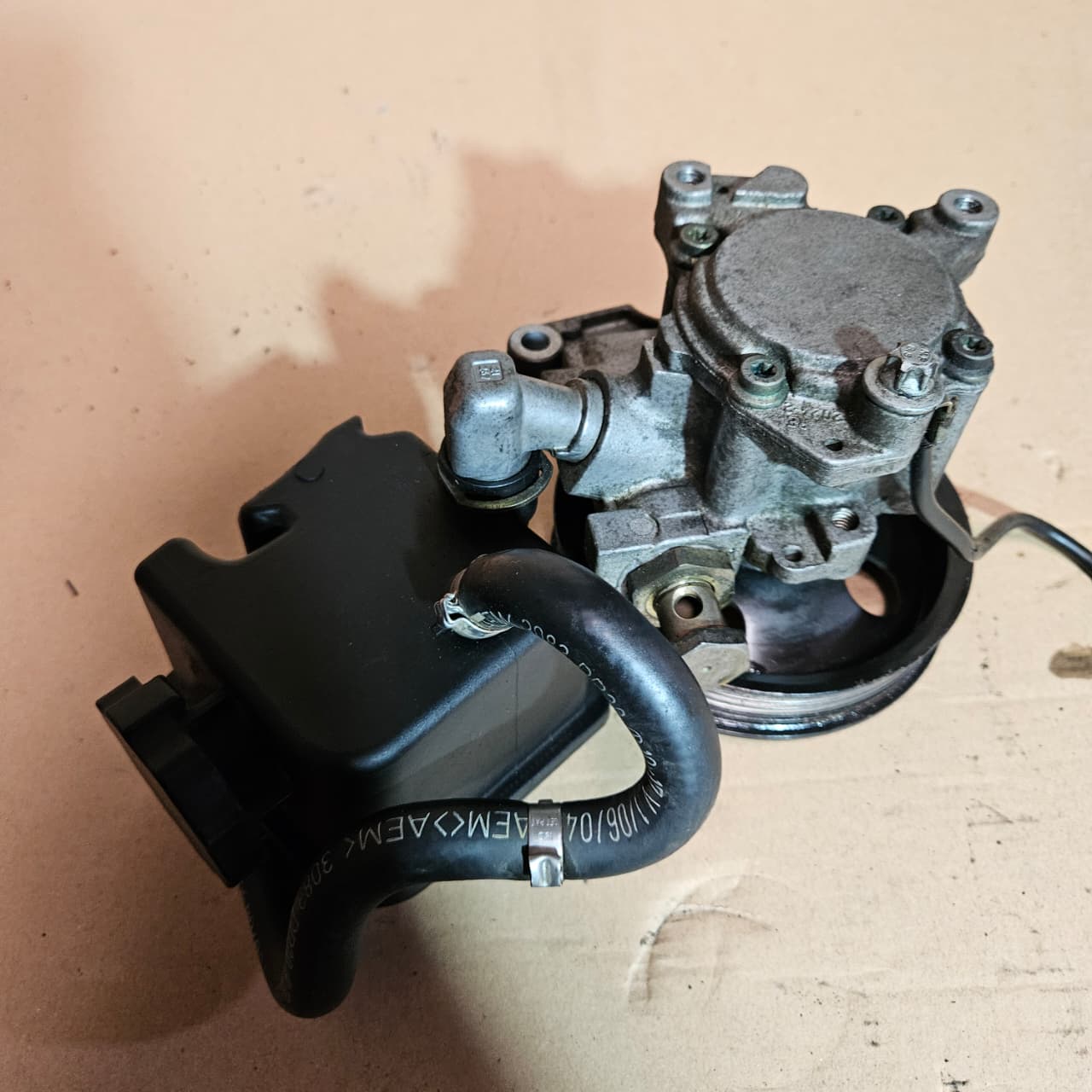2002-2005 Mercedes-Benz C230 Power Steering Pump 0024669701 C-Class, E-Class