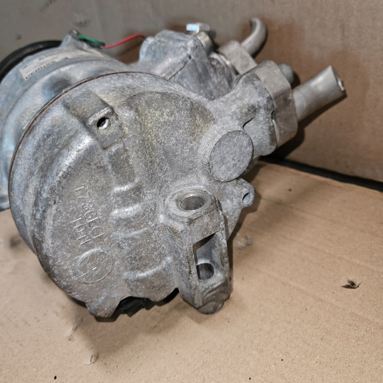 Mercedes-Benz C-Class W205 C300 A/C Air Conditioning Compressor A0008304400 OEM