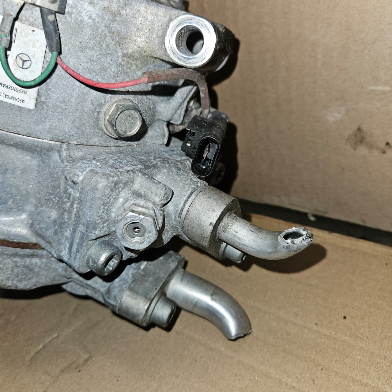 Mercedes-Benz C-Class W205 C300 A/C Air Conditioning Compressor A0008304400 OEM
