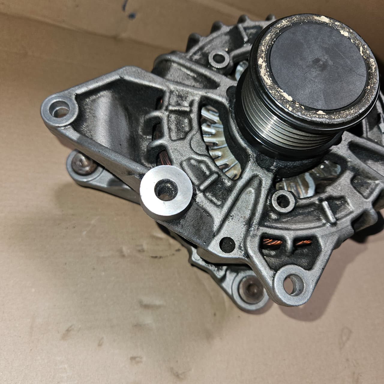 2015-2018 Mercedes-Benz C300 Alternator A0009067703 W205 C300 C253 GLC350 OEM