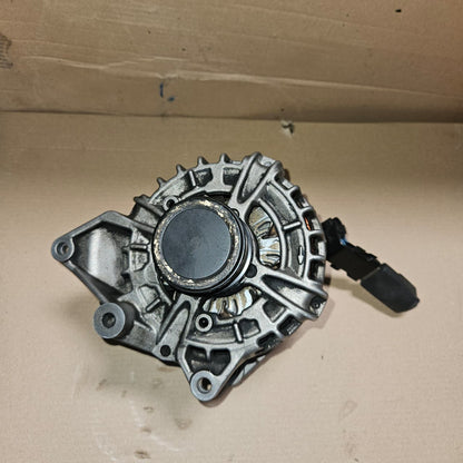 2015-2018 Mercedes-Benz C300 Alternator A0009067703 W205 C300 C253 GLC350 OEM